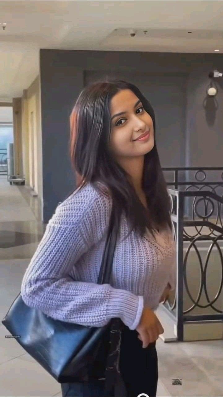 Beautiful-Girls-Dp Beautiful-Girls-Dp