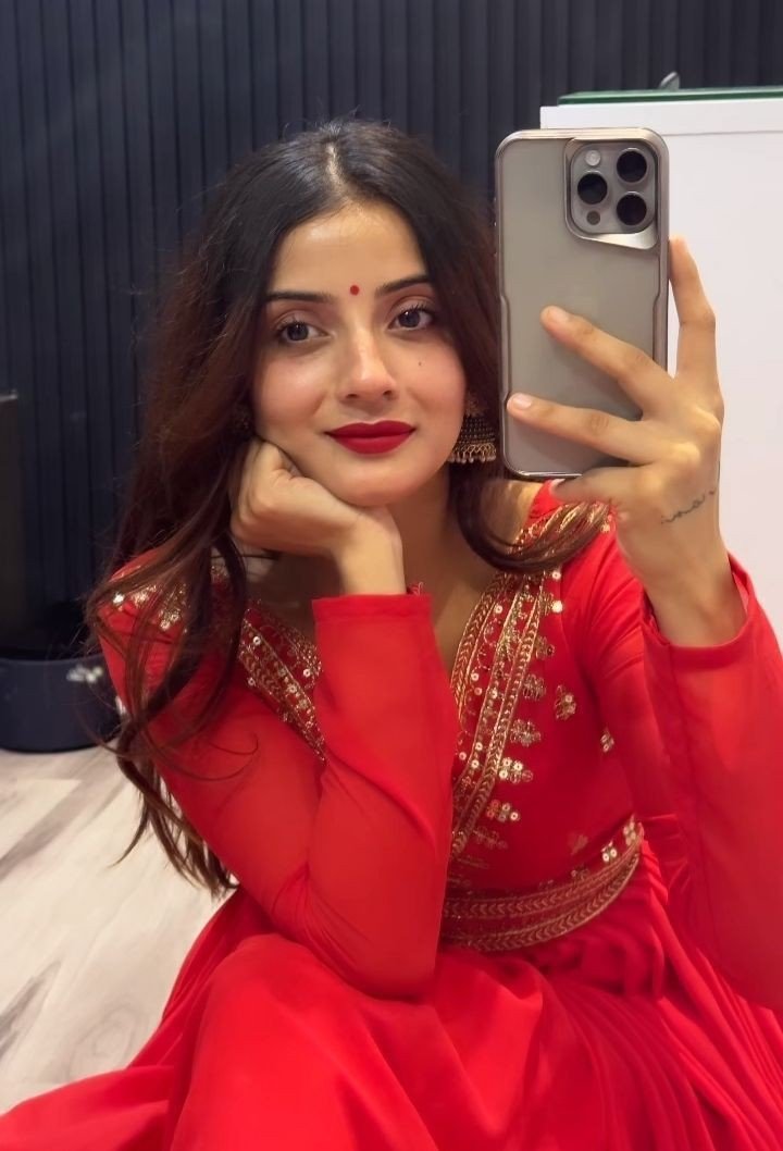 Indian-Fashion-Girls-Dp Indian-Fashion-Girls-Dp