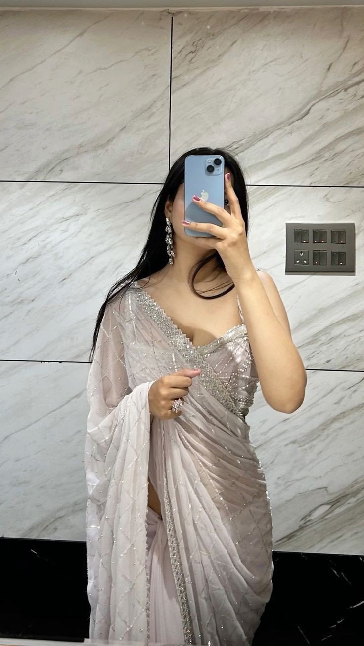 aesthetic-dp-for-instagram-for-girl-saree-pic aesthetic-dp-for-instagram-for-girl-saree-pic
