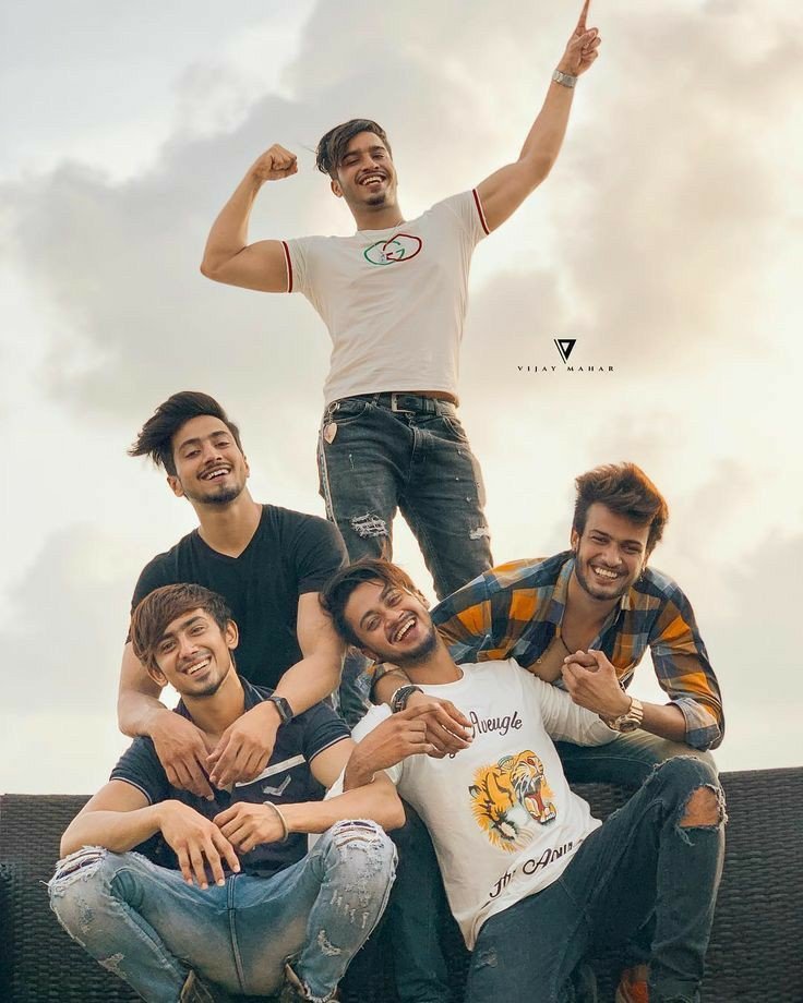 aesthetic-friends-group-dp aesthetic-friends-group-dp