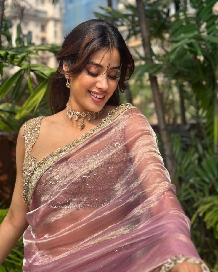 black-colour-saree-girl-dp black-colour-saree-girl-dp