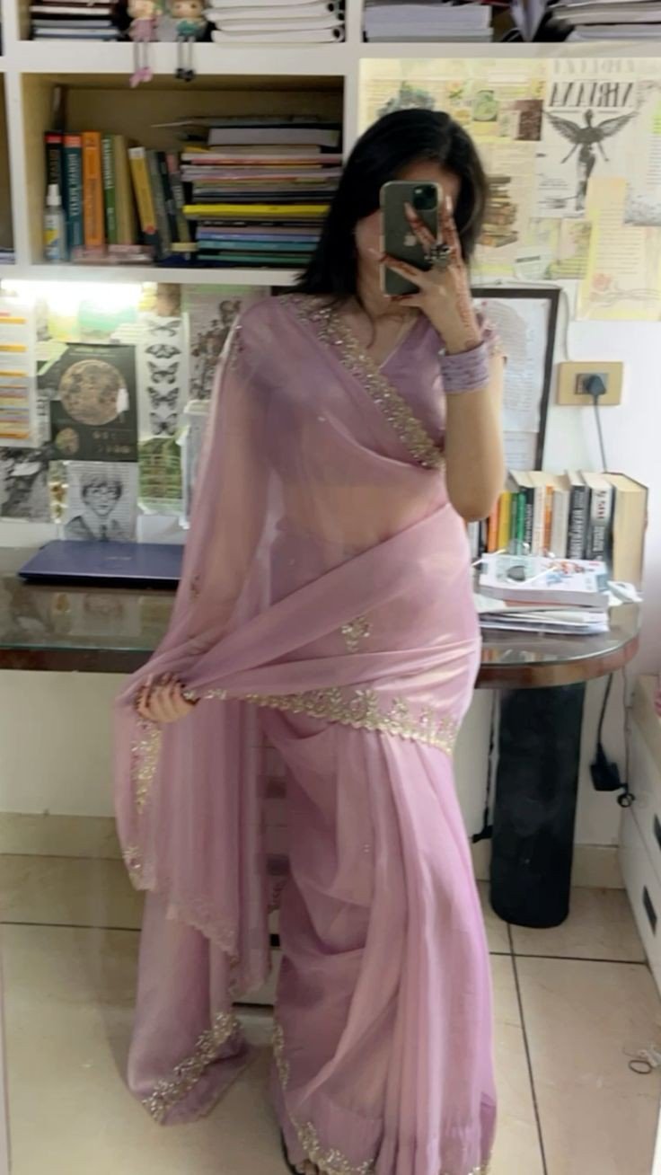 black-saree-girl-dp-hd black-saree-girl-dp-hd