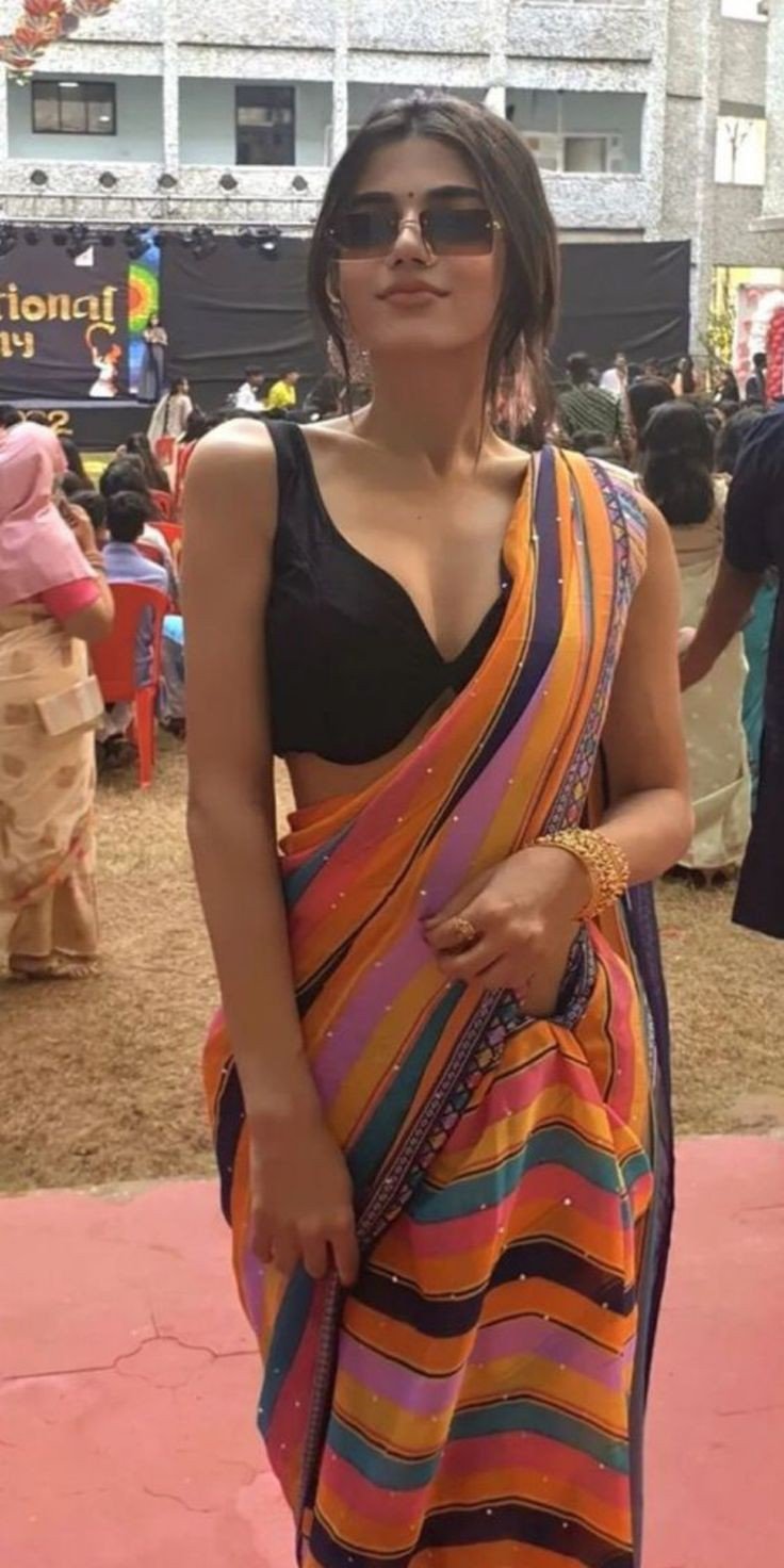 black-saree-girl-dp-hidden-face-for-instagram black-saree-girl-dp-hidden-face-for-instagram