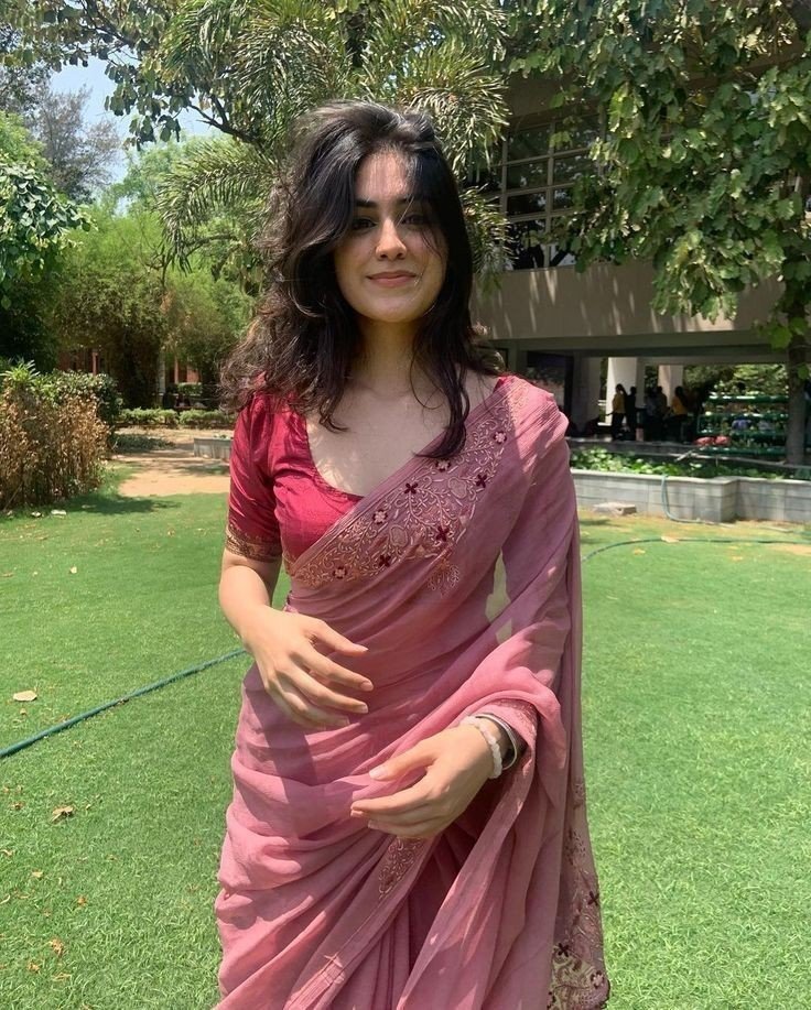 dp-for-instagram-for-girl-stylish-black-saree dp-for-instagram-for-girl-stylish-black-saree