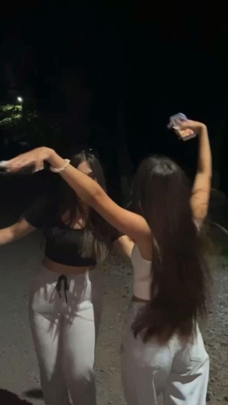 friends-group-dp-caption friends-group-dp-caption