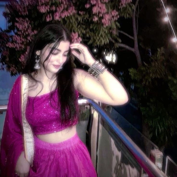 girl-dp-in-saree girl-dp-in-saree