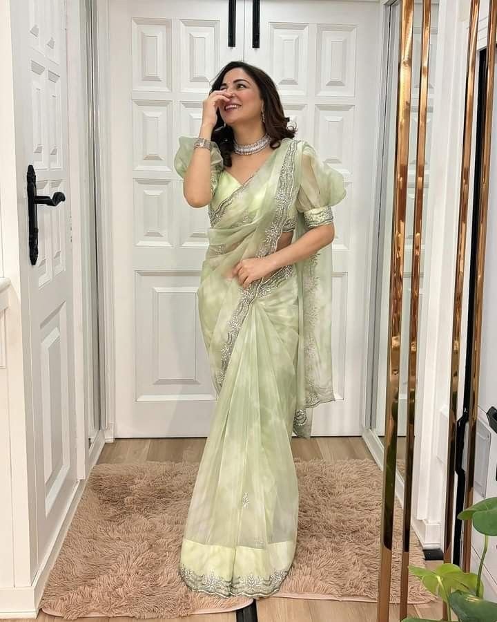 girl-dp-saree-hot-attitude-for-instagram girl-dp-saree-hot-attitude-for-instagram