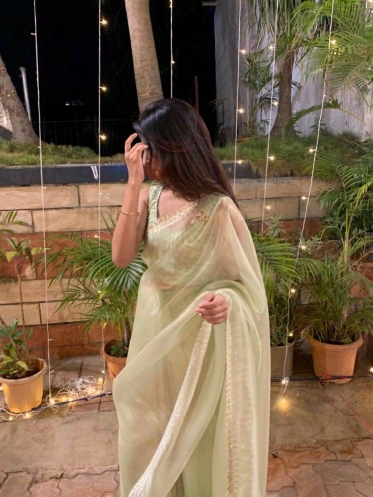 indian-girl-dp-saree-hot-attitude indian-girl-dp-saree-hot-attitude