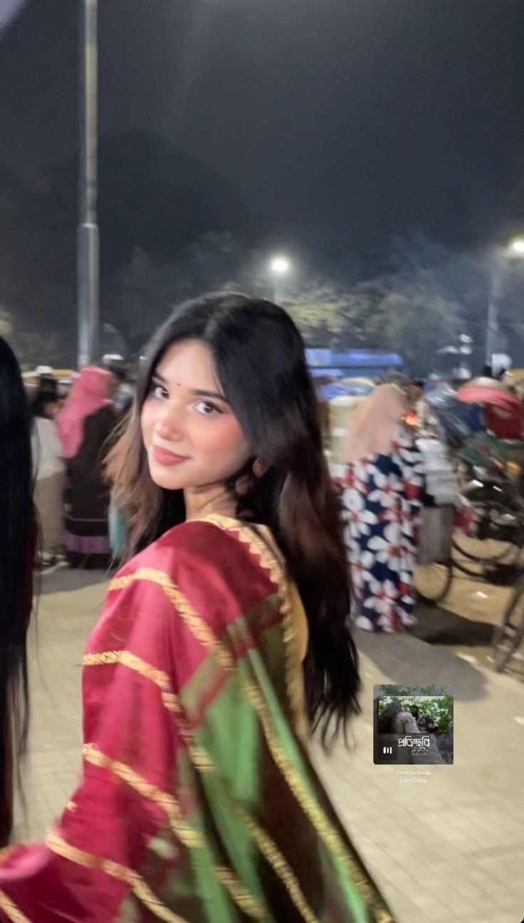 pink-saree-cute-girl-dp pink-saree-cute-girl-dp