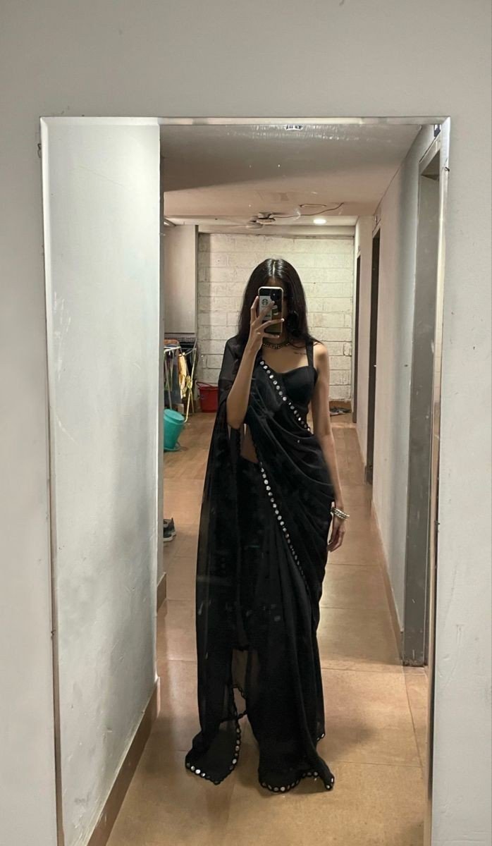 saree-dp-girl-stylish-simple-attitude saree-dp-girl-stylish-simple-attitude