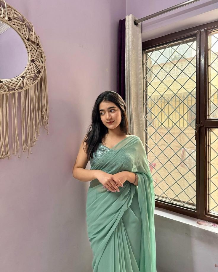 saree-girl-dp-for-instagram saree-girl-dp-for-instagram