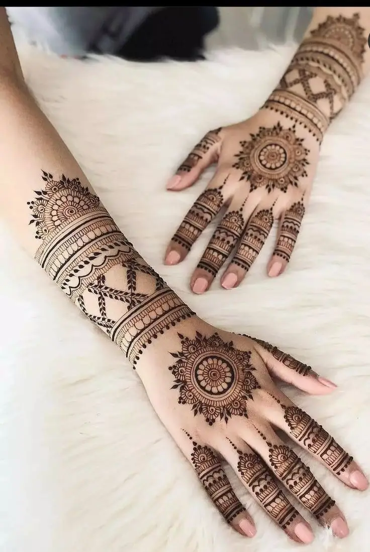 arabic-back-hand-mehndi-design-simple