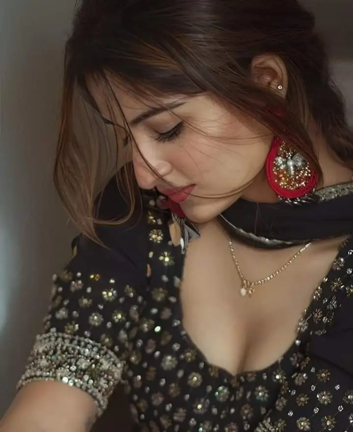 attitude-girl-dp-chasma attitude-girl-dp-chasma