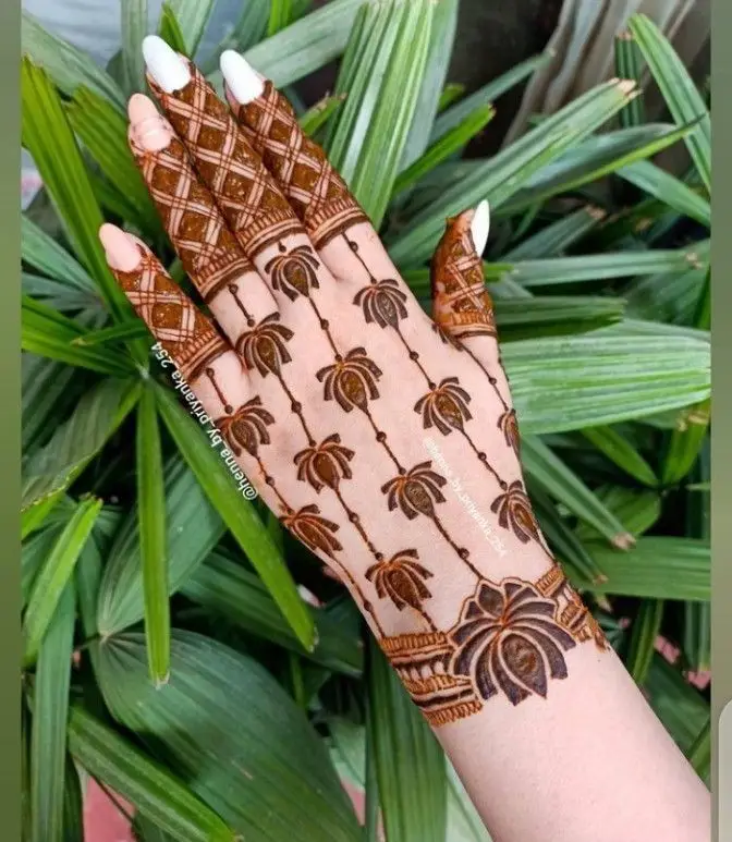 back-hand-mehndi-design-chain