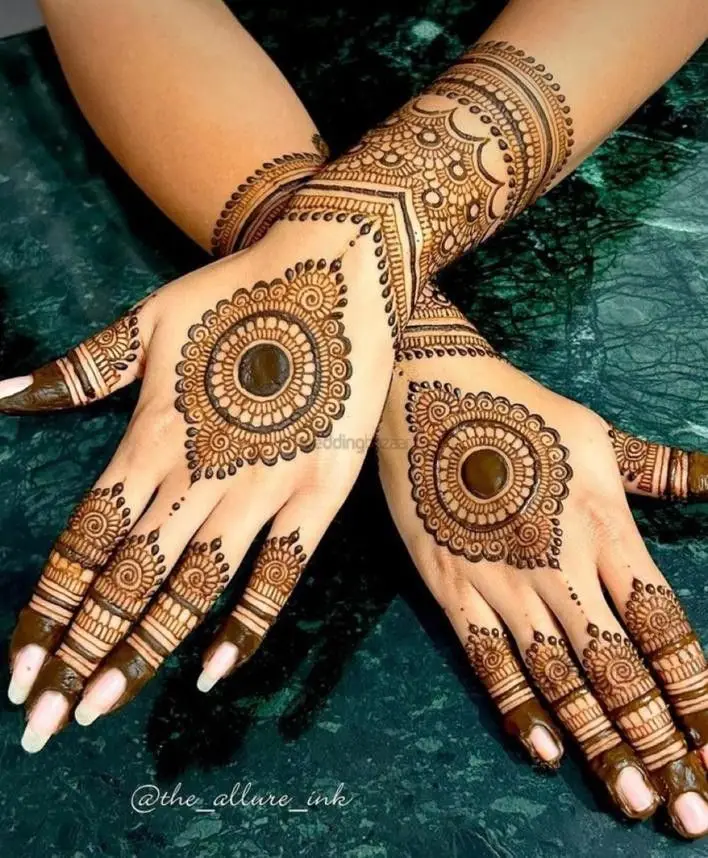 back-hand-mehndi-design-cute