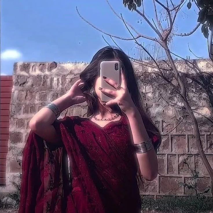 beautiful-saree-girl-dp-download beautiful-saree-girl-dp-download