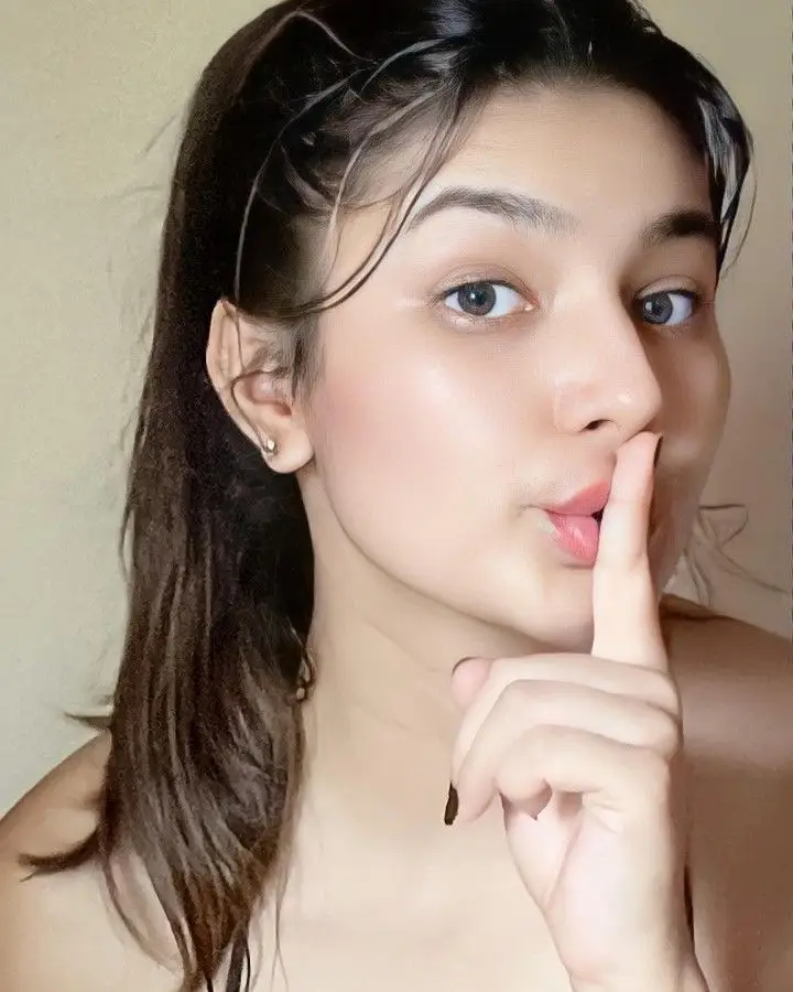 beautiful-single-girl-dp-indian