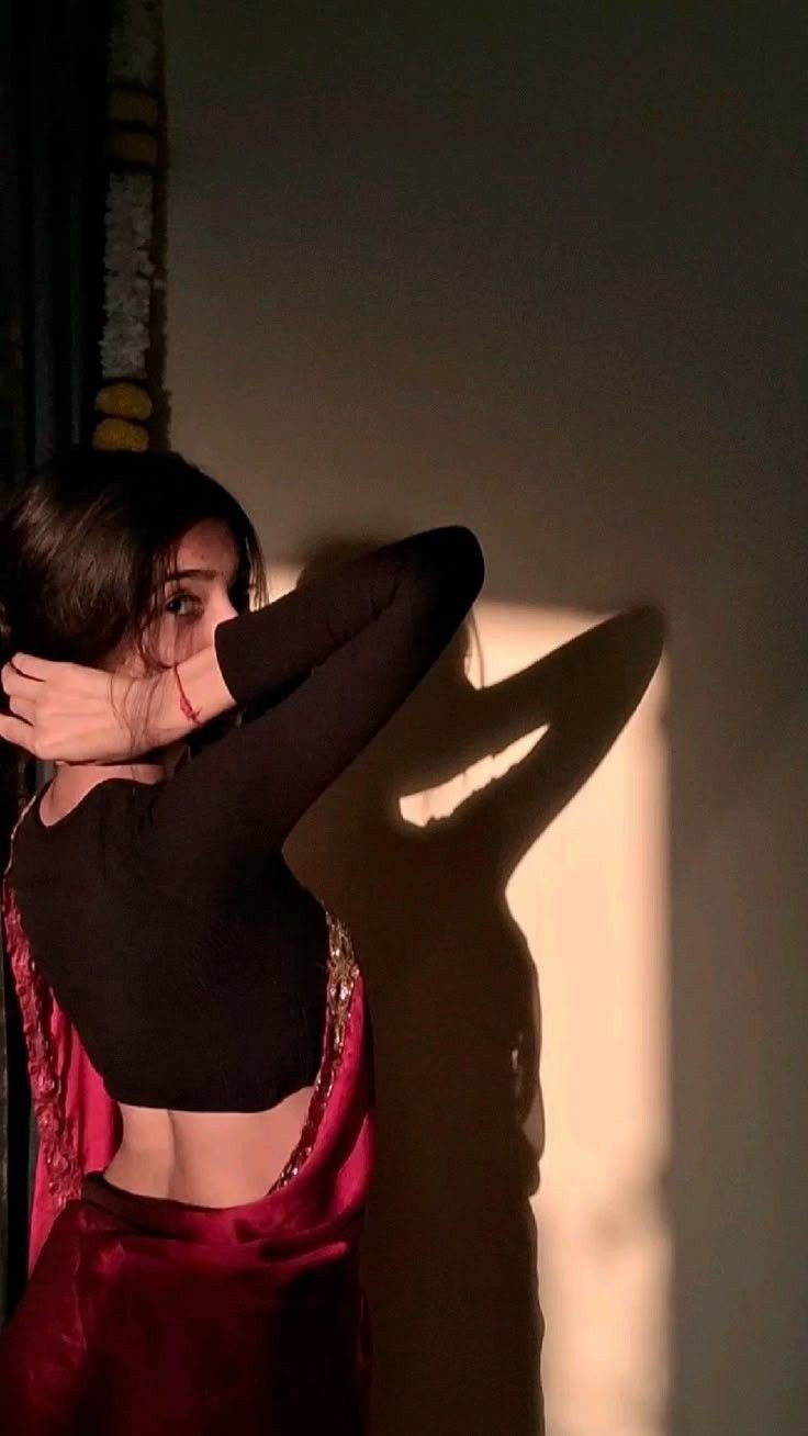 black-saree-girl-dp-simple-for-instagram black-saree-girl-dp-simple-for-instagram