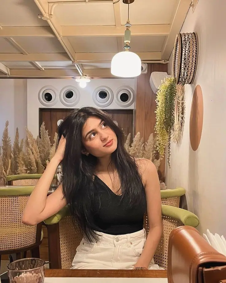 cute-girl-dp cute-girl-dp