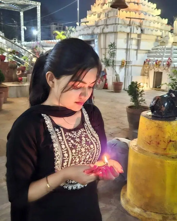 cute-girl-pic-cartoon-attitude-for-instagram-in-english-simple cute-girl-pic-cartoon-attitude-for-instagram-in-english-simple