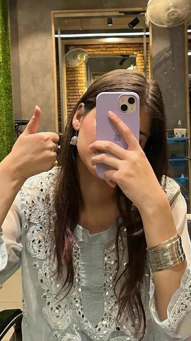 cute-single-girl-dp-cartoon