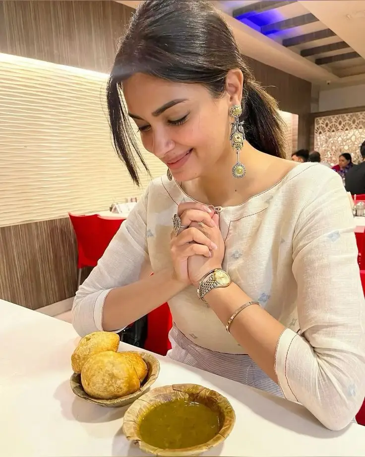 cute-single-girl-dp-new