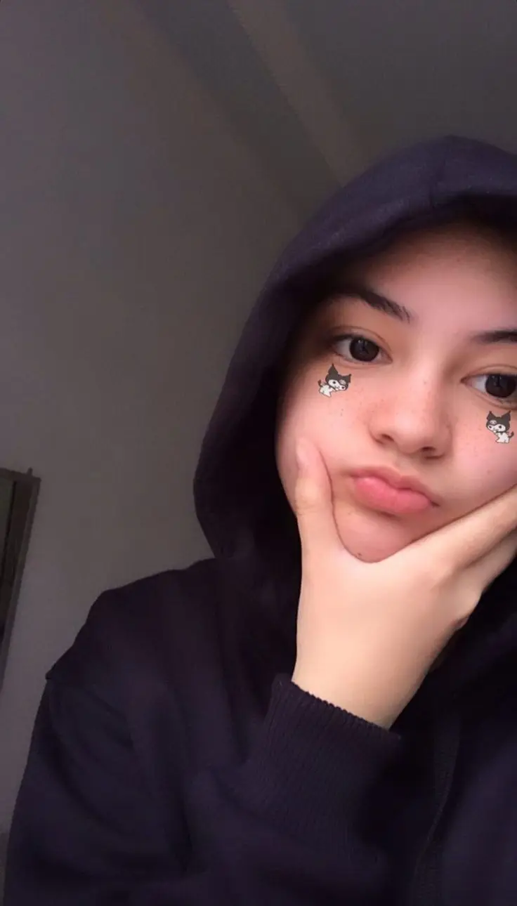 hide-face-girl-pic-aesthetic-instagram hide-face-girl-pic-aesthetic-instagram
