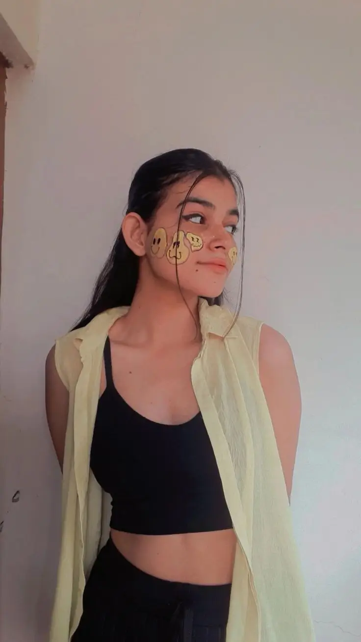 hide-face-girl-pic-back-side hide-face-girl-pic-back-side