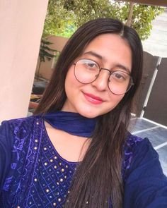 Cute Simple Girl Pic