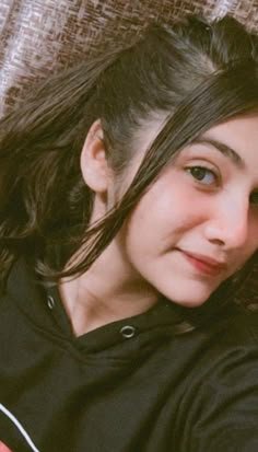 Cute Simple Girl Pic