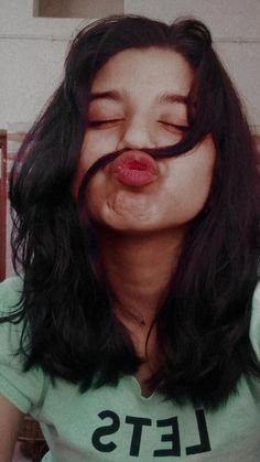 Cute Simple Girl Pic