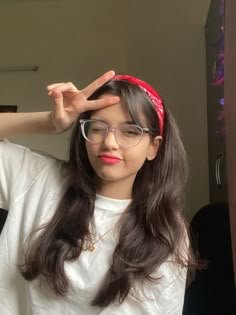 Cute Simple Girl Pic