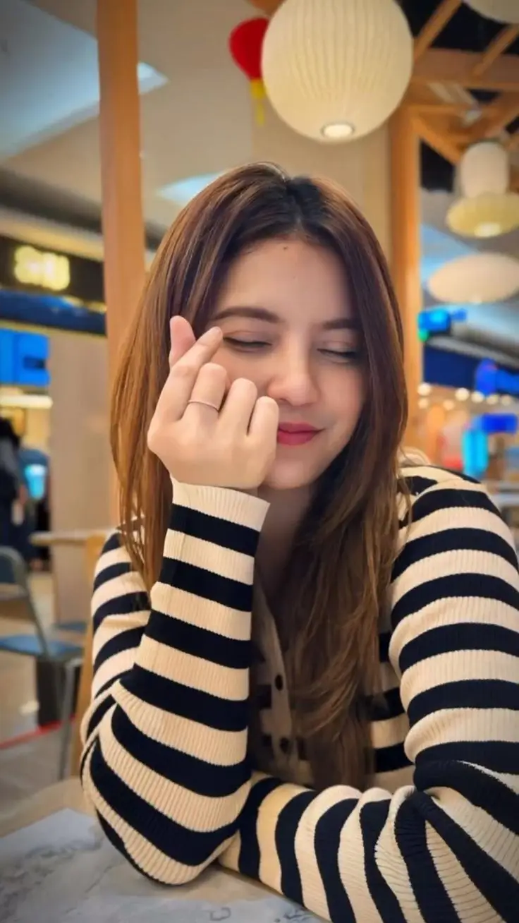 single-girl-attitude-dp-black-for-instagram