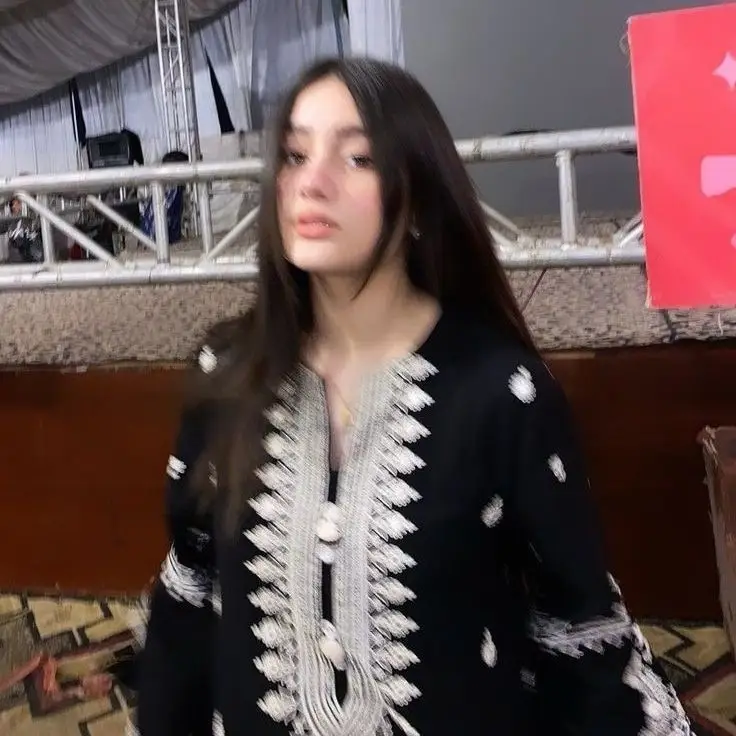 single-girl-dp-cartoon-for-instagram-in-english