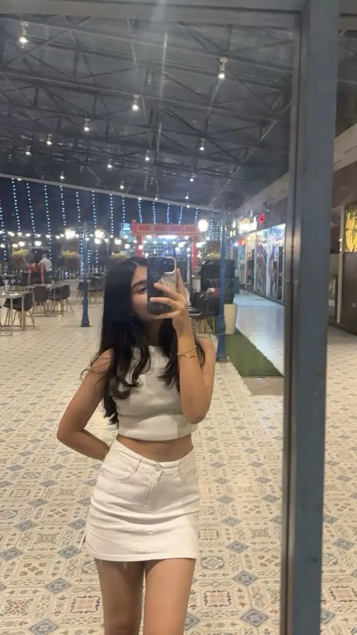single-photo-poses-for-girls-selfie single-photo-poses-for-girls-selfie