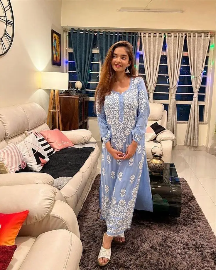 stylish-single-girl-dp